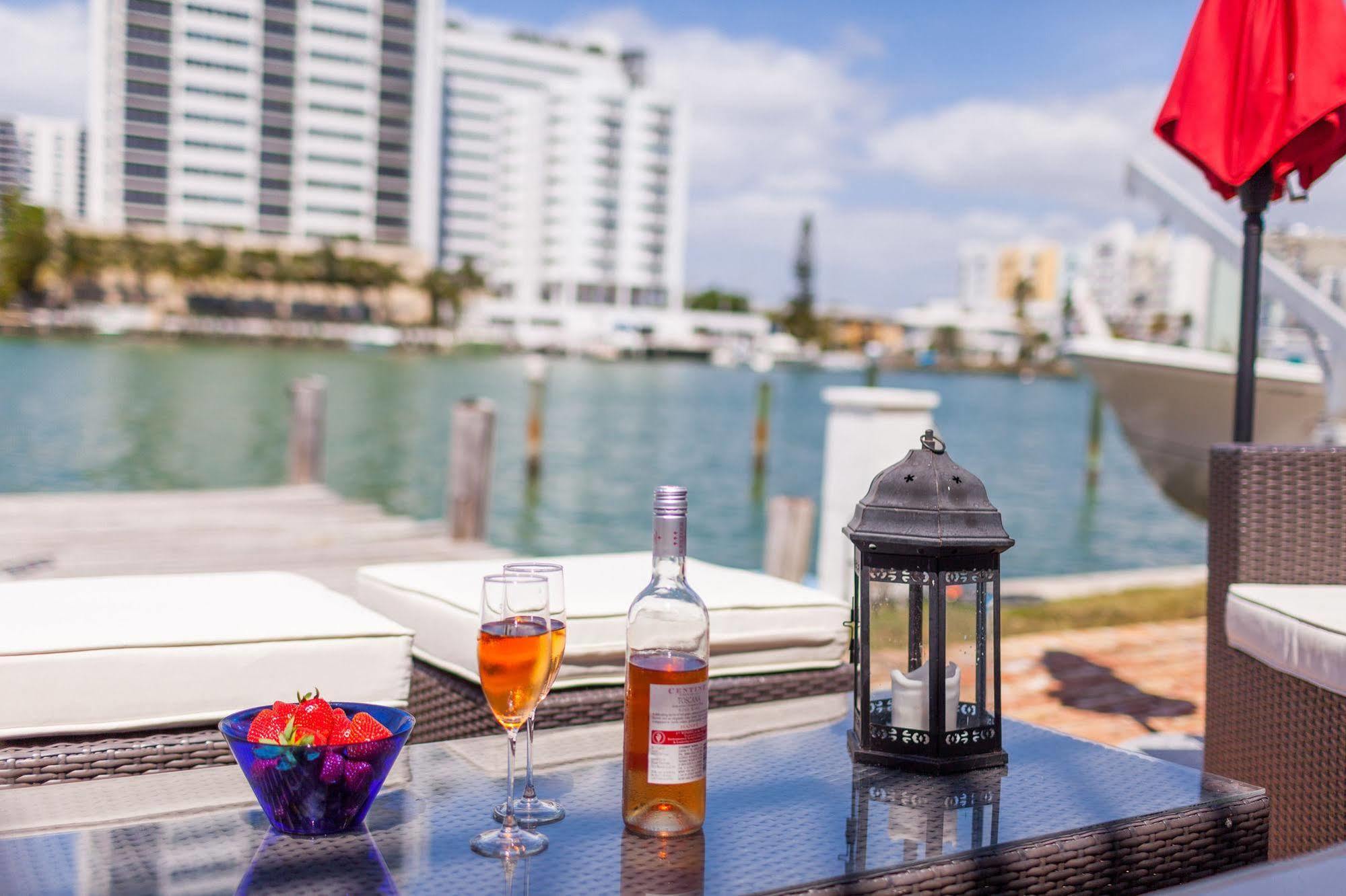 Miami Whitehouse Apartments North Bay Village Esterno foto